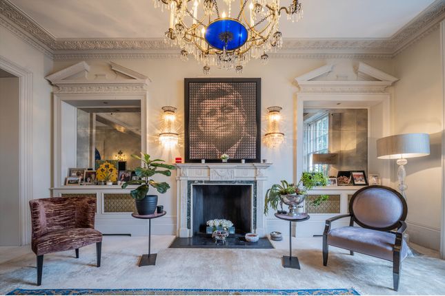 Flat Gloucester Lodge, 12, Gloucester Gate, London photo 4