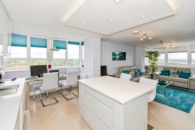 Flat 55, Brampton Tower,, Bassett Avenue, Hampshire photo 3