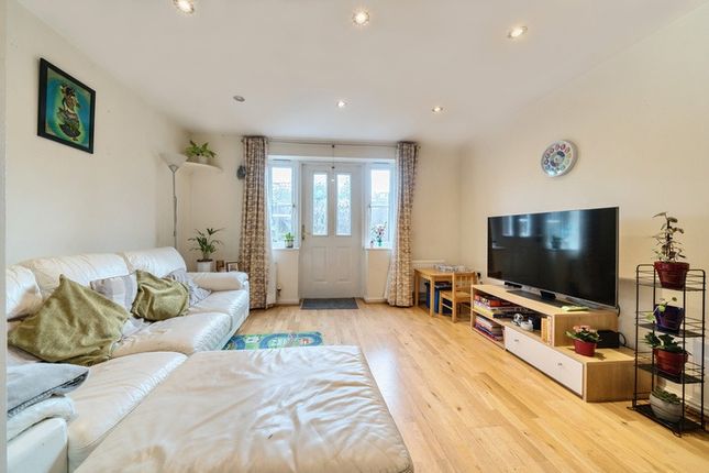 Terraced house for sale in The Orchards, Cambridge, Cambridgeshire