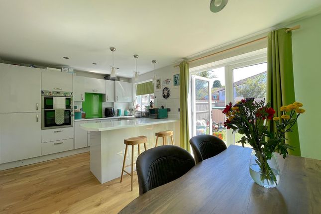 14 Edward Vinson Drive, Faversham photo 2