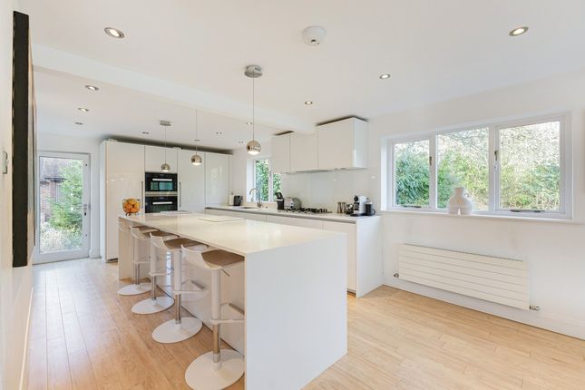 Fairfields, Stroud Lane, Guildford photo 4