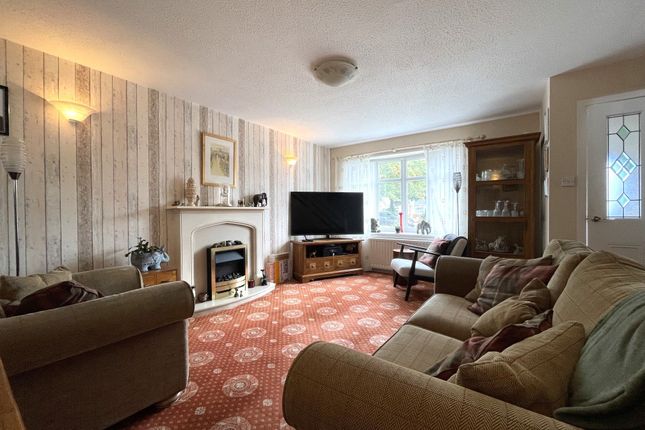 84 Middleham Close, Ouston photo 2