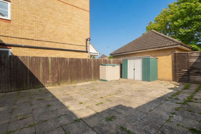 1, Thistle Drive, Hatfield photo 4