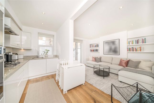 Thumbnail Flat for sale in Earls Court Gardens, London