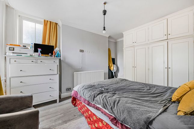 Flat 2, 4, Birdhurst Rise, South Croydon photo 4