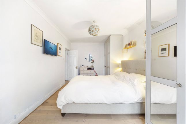 Maisonette for sale in Highbury Grange, London