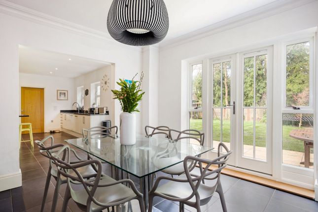10, Highgrove Avenue, Berkshire photo 4