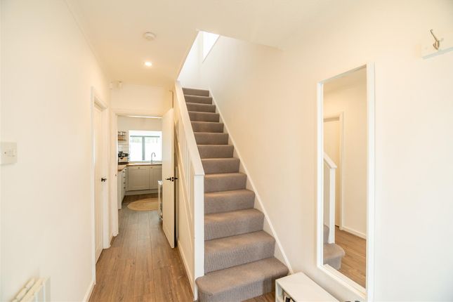 35, Linton Crescent, Leeds photo 3