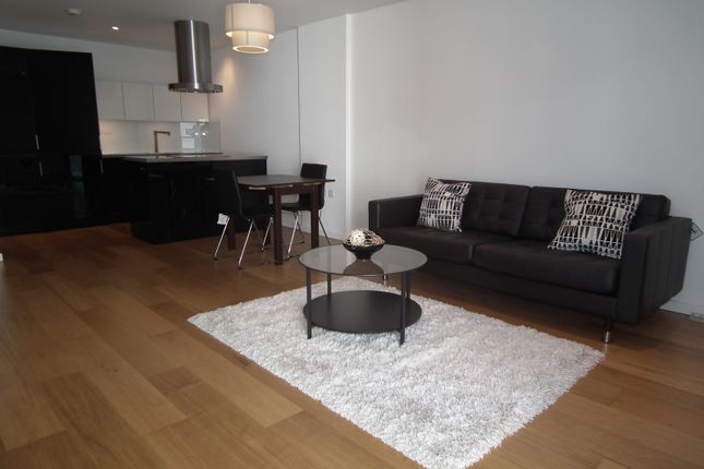 Apartment 9, Block C L 'Ecole, London photo 3