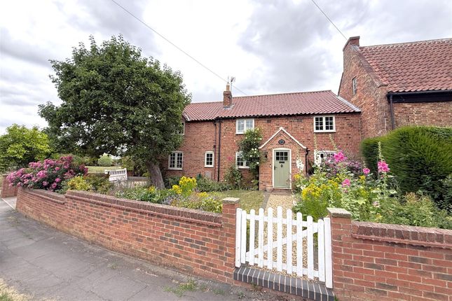 4-bed house on Riverside Cottage, Rectory Lane, Bottesford, £625,000