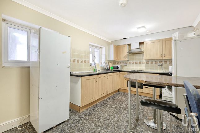 End terrace house for sale in Elfrida Close, Woodford Green