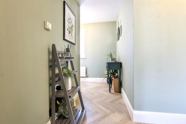 2, Wilkinson Place, Witney photo 2