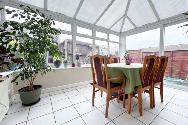 4, Valley Path, Newton Abbot photo 2