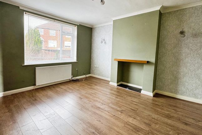 15, Chestnut Grove, Roddymoor, Crook photo 2