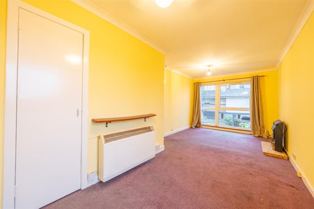 18 Bridgend Court, Main Street, Perth photo 3