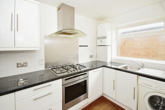 Terraced house to rent in Stanley Road, Sutton