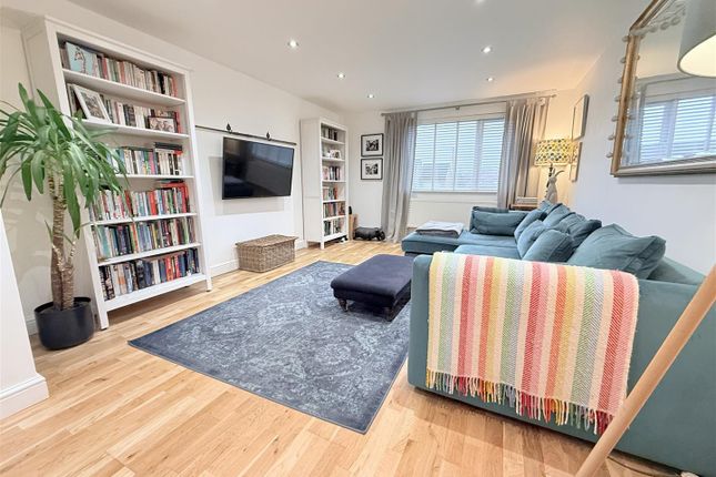 7, Castle Close, Bottesford photo 3
