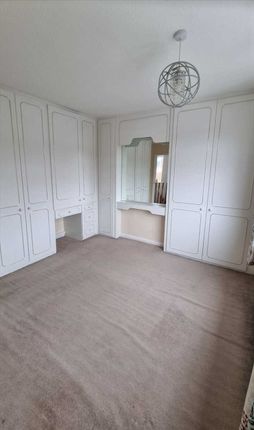 13, Hartshead Avenue, Scunthorpe photo 5