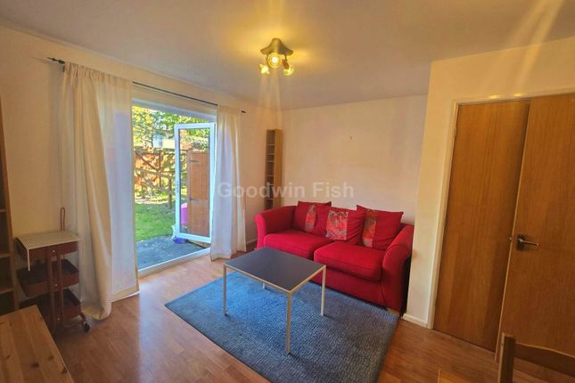 Thumbnail Flat to rent in Peregrine Street, Manchester