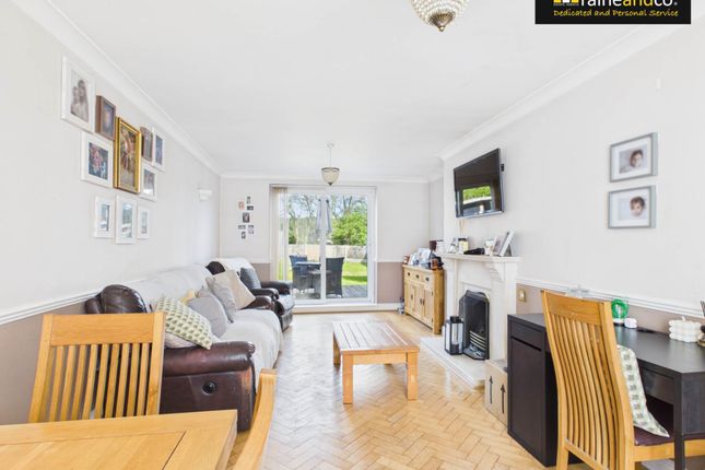 15, Honeywood Close, Potters Bar photo 3