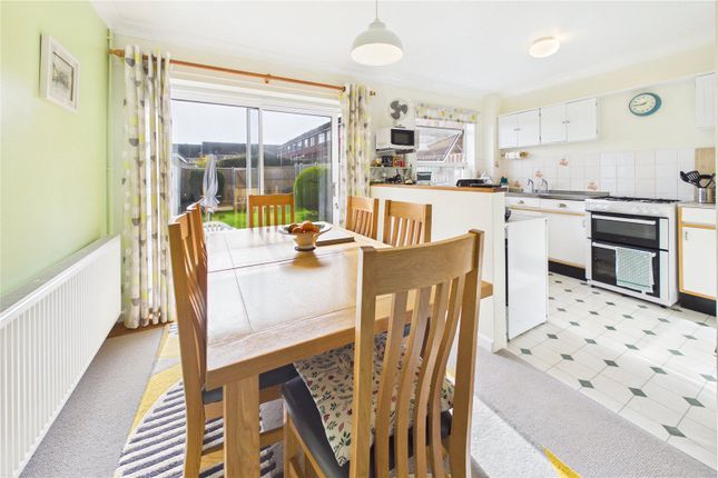 6, Gilroy Close, Berkshire photo 3