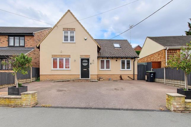 3-bed detached on Mereside, Soham, £425,000