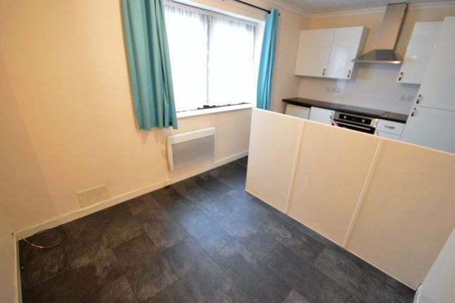 Thumbnail Flat to rent in Penney Close, Wigston