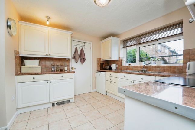 Detached house for sale in St. Davids Drive, Evesham, Worcestershire