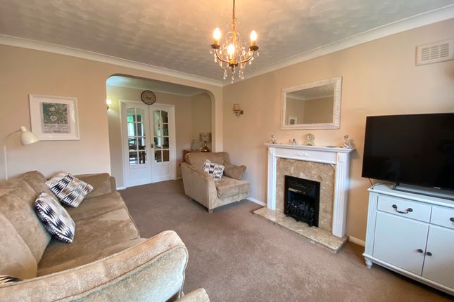 16 The Brambles, Crewe photo 2