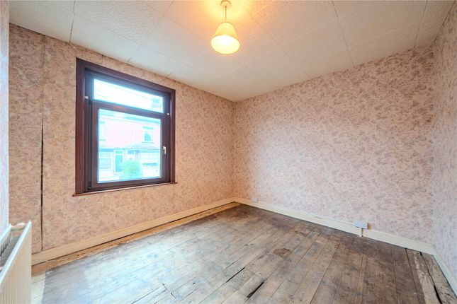 17, Aston View, West Yorkshire photo 4