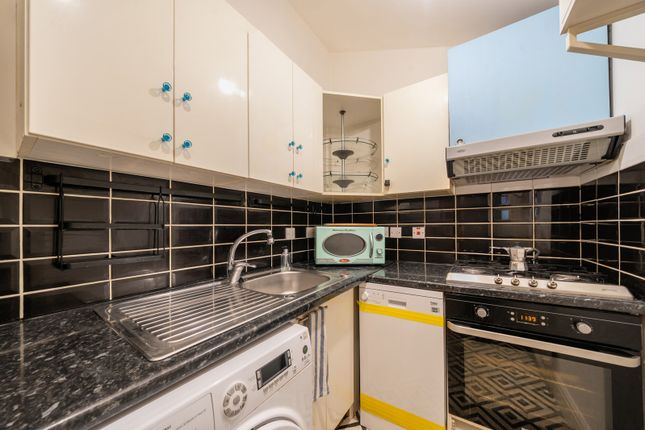 Flat 6, 47, Faversham Road, London photo 4