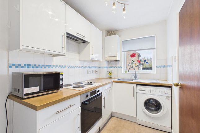 8, Turner Close, Aylesbury photo 4