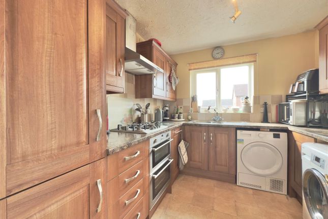 3, Chapel Close, Barnsley photo 4