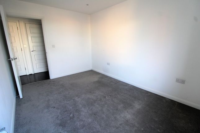 Flat for sale in Stoke Road, Slough