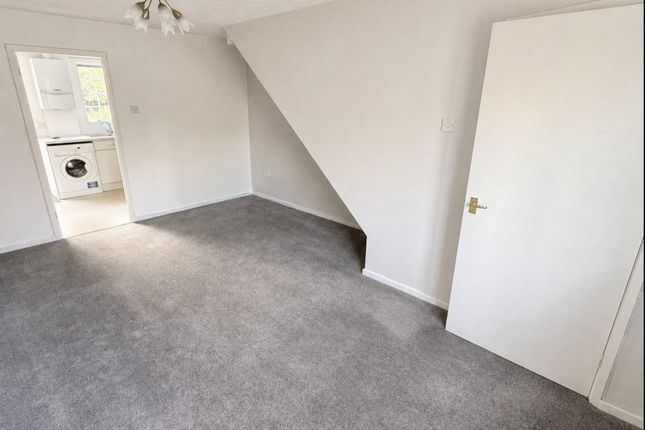 21, Kippell Hill, Olney photo 4