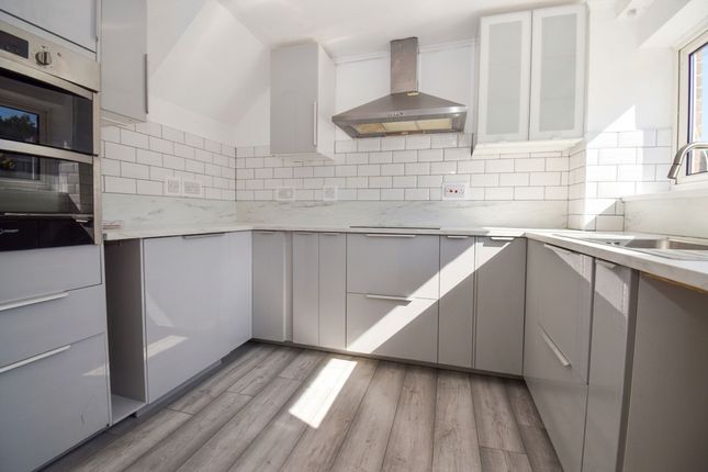 102 Bodycoats Road, Eastleigh photo 2