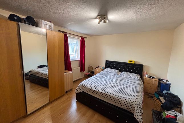 Flat 6 Ryalls Court, London photo 5