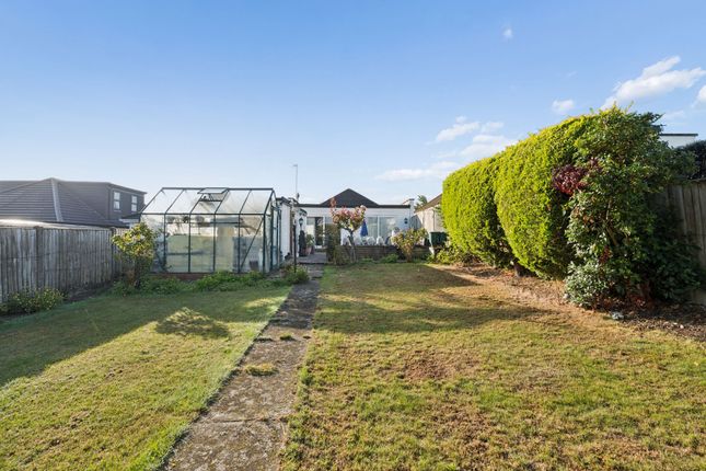 71 Greenfield Avenue, Watford photo 4