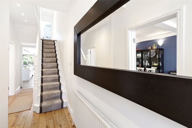 30, Eastbury Grove, London photo 4