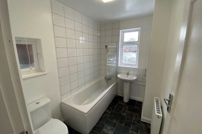 Terraced house to rent in Waldemar Grove, Beeston