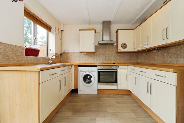 35, Slimbridge Close, Bristol photo 3