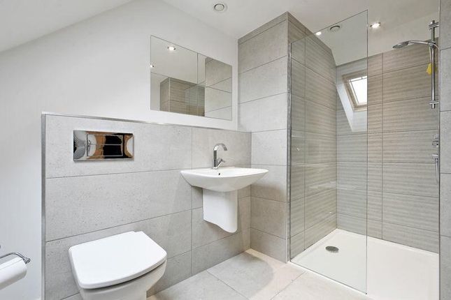125 Grosvenor Drive, Loughton photo 3