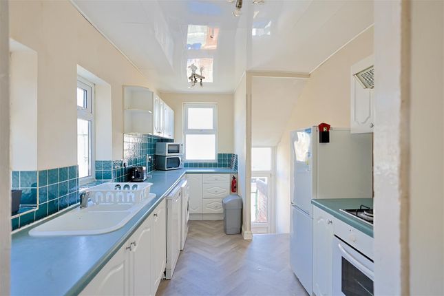 4-bed flat on Tavistock Road, Newcastle Upon Tyne, £2,686/mo