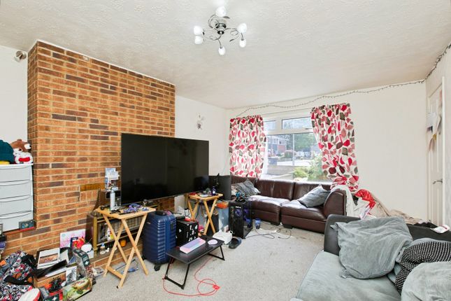 1, Winchester Drive, Staffordshire photo 2