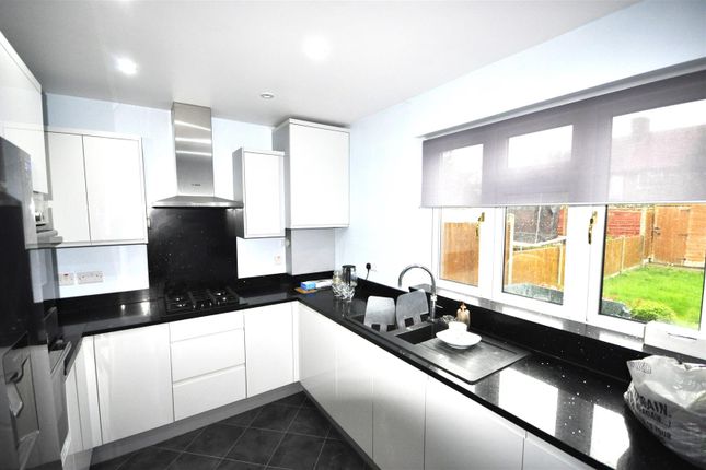 83, Cannington Road, Dagenham photo 3