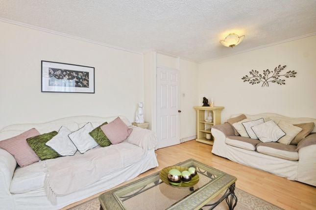 116, Guild Close, West Midlands photo 2