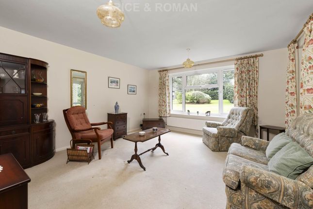 9 Clarefield Court, North End Lane, Ascot photo 3
