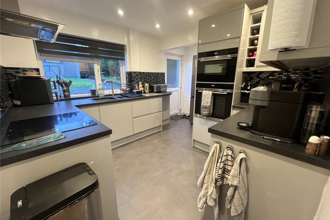 6, Woodfield Avenue, Pembrokeshire photo 4