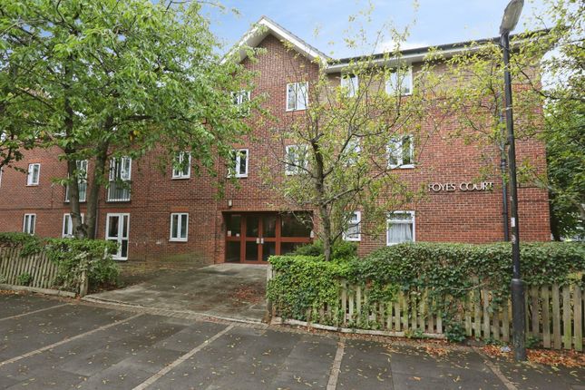1-bed flat on Flat 2 Foyes Court 205-223,, Shirley Road, Hampshire, £65,000