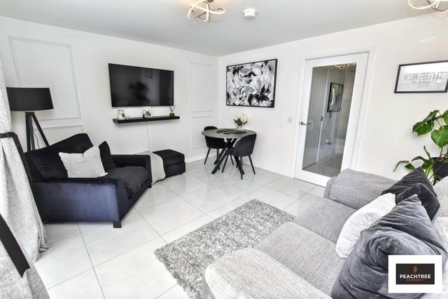 8, Barbour Way, Paisley photo 4